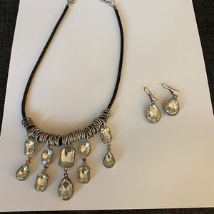 Necklace and earring set